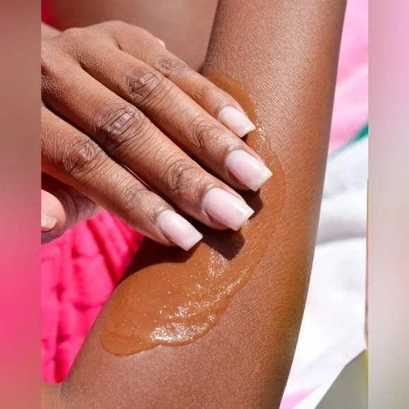 NEW Truly Beauty SpongeBob Pineapple Body Serum - Picture 5 of 7